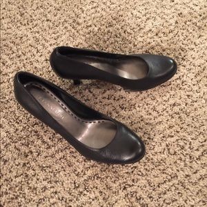 Gianni Bini Classic Black Leather Heels